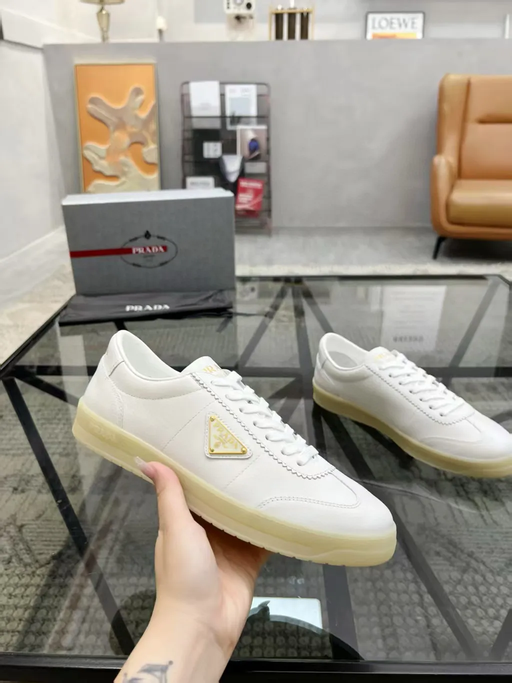 Factory price: 380💰Prada new men's leather sports shoes, the highest version on the market, any comparison is welcome🆚! The original leather has excellent texture and is super high-end! Fetal sheep net lining imported from Italy, removable pad! Luxurious materials and fine workmanship, highly recommended! Code number: 38-44, customized 45